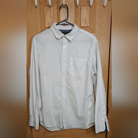Banana Republic White Casual Button Down Shirt - Picture 2 of 11